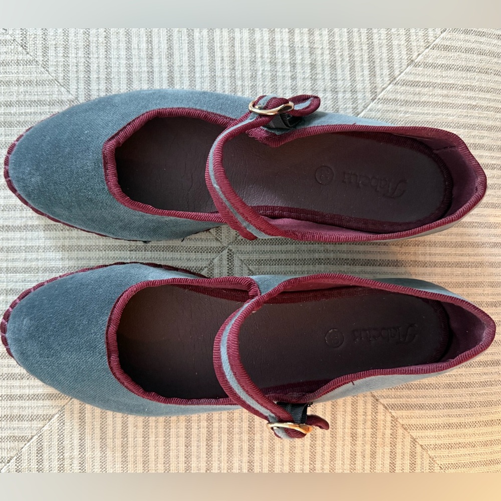 Flabelus Georgina velvet Mary Jane flats